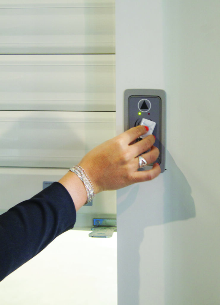 Exemple d'utilisation déverrouillage portail avec badge