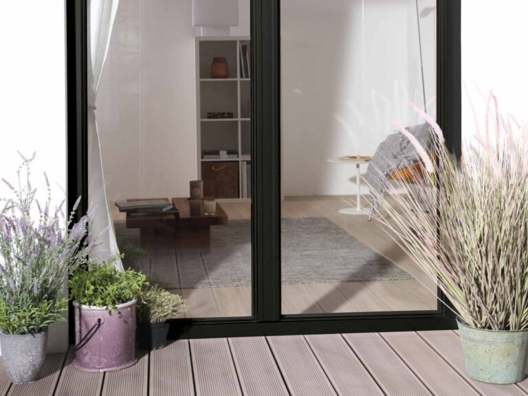 Porte fenêtre pvc noire